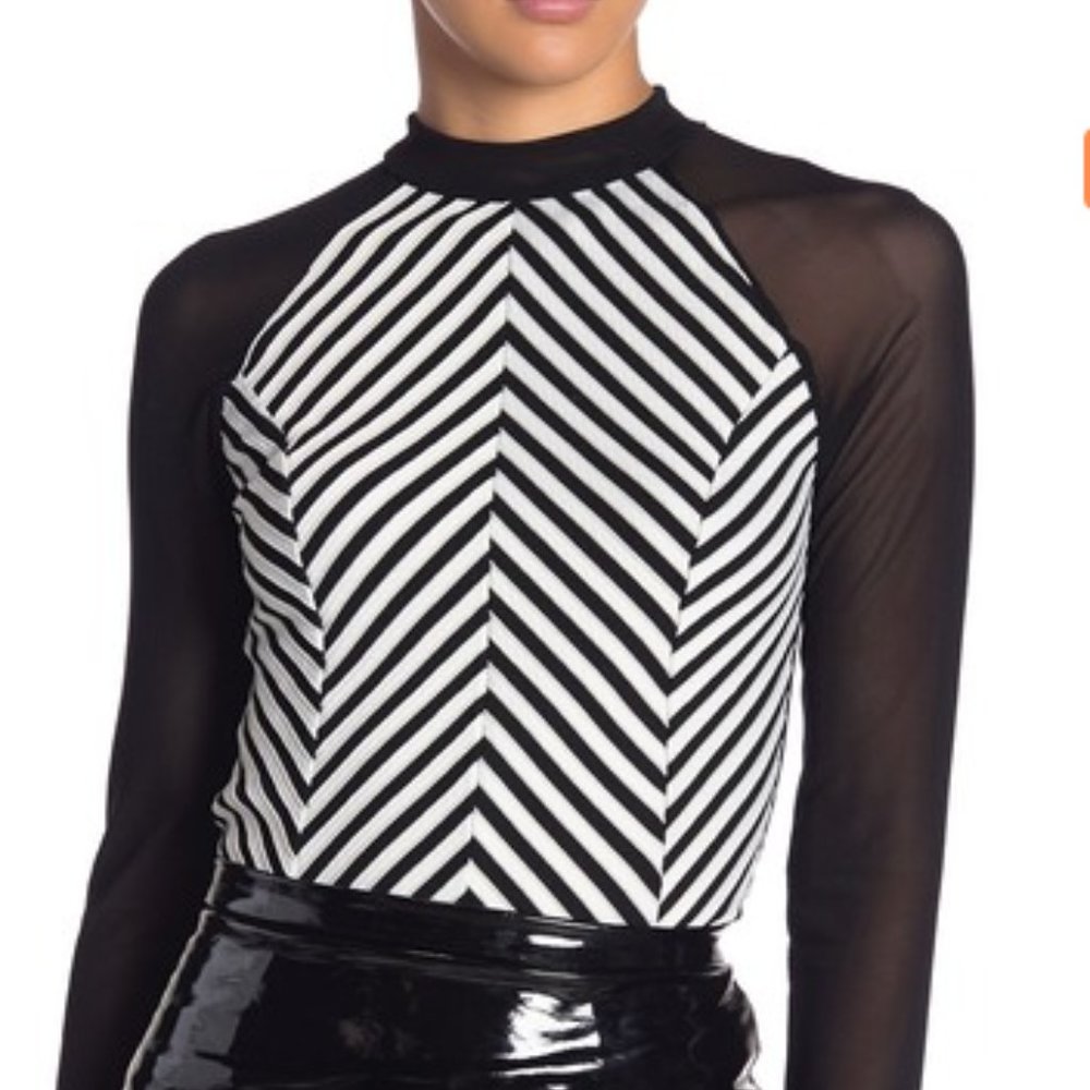 Gracia Geometric Print Top